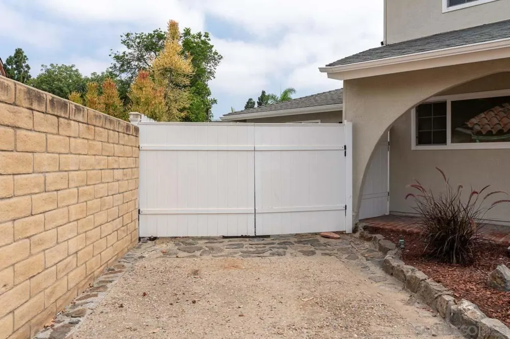 5790 Lone Star San Diego, CA 92120