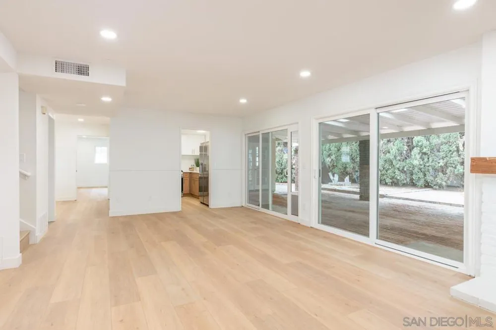 5790 Lone Star San Diego, CA 92120
