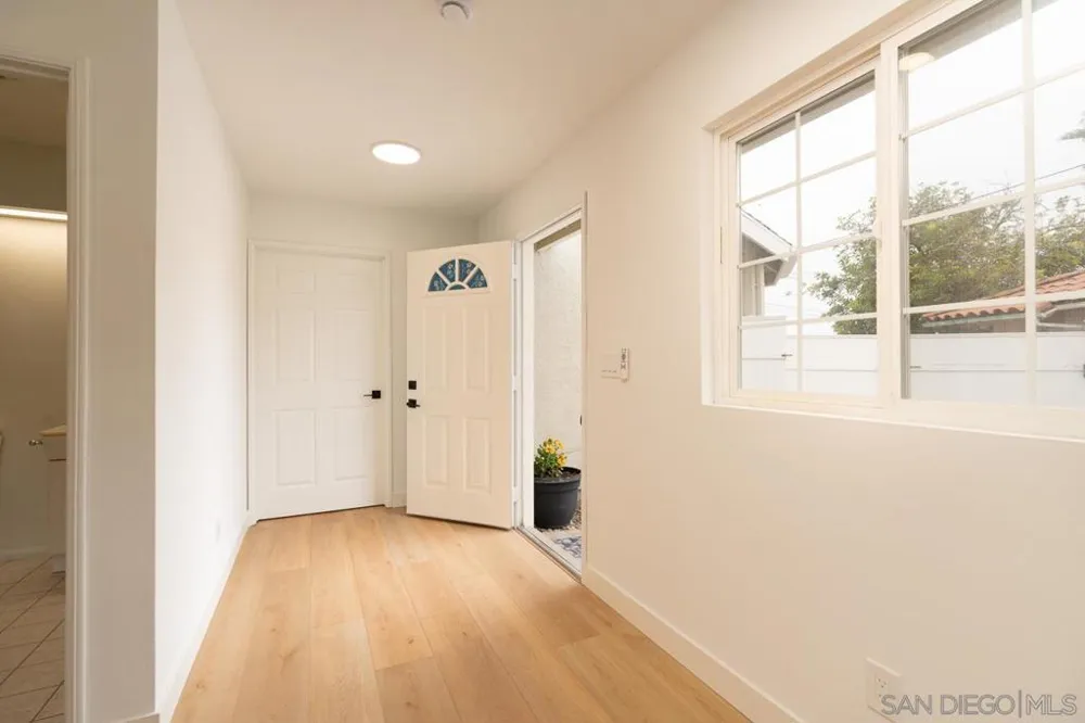 5790 Lone Star San Diego, CA 92120