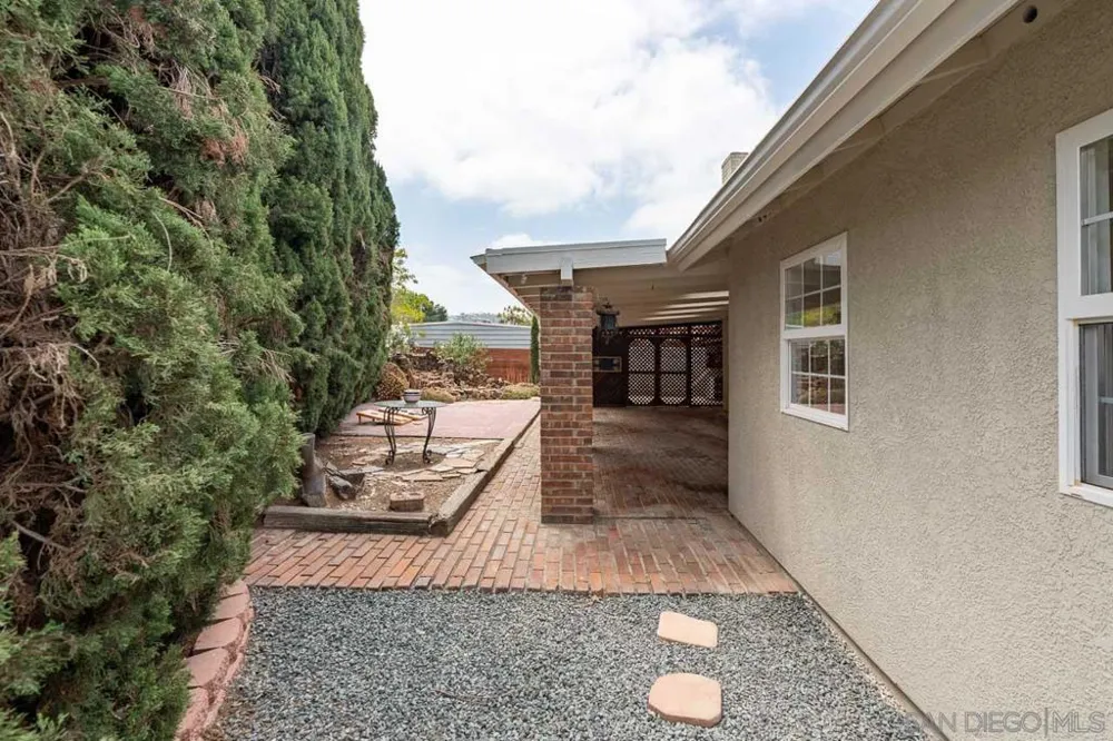 5790 Lone Star San Diego, CA 92120