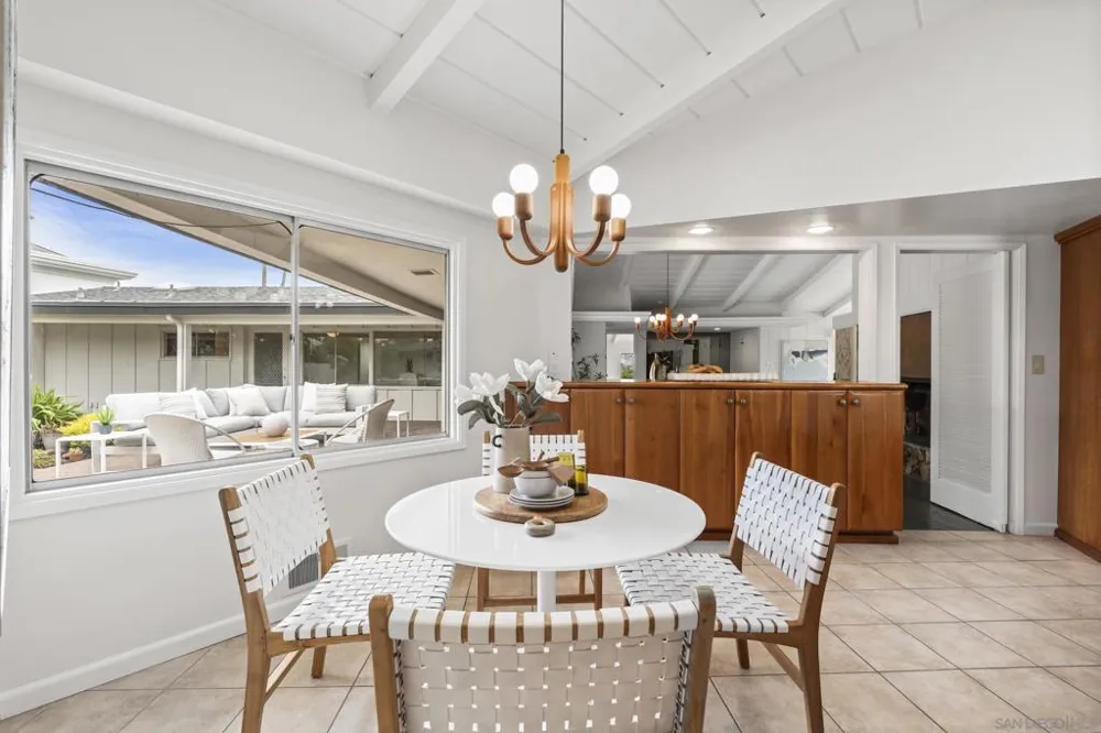 1616 Clemson Circle La Jolla, CA 92037