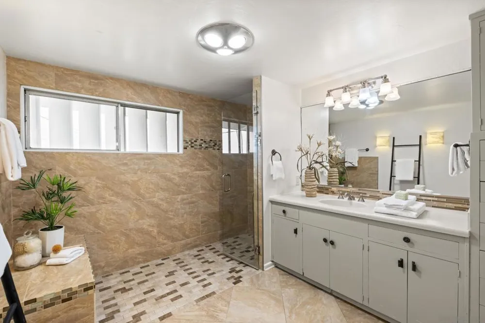 1616 Clemson Circle La Jolla, CA 92037