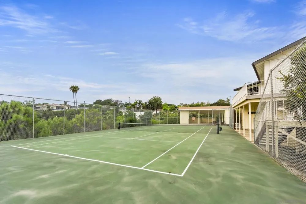 1616 Clemson Circle La Jolla, CA 92037
