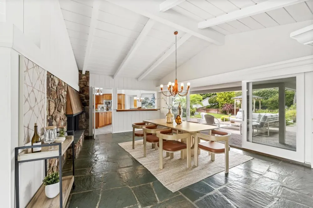 1616 Clemson Circle La Jolla, CA 92037