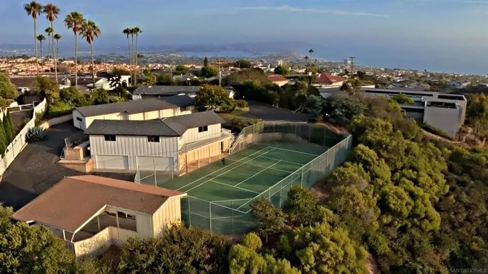 1616 Clemson Circle La Jolla, CA 92037