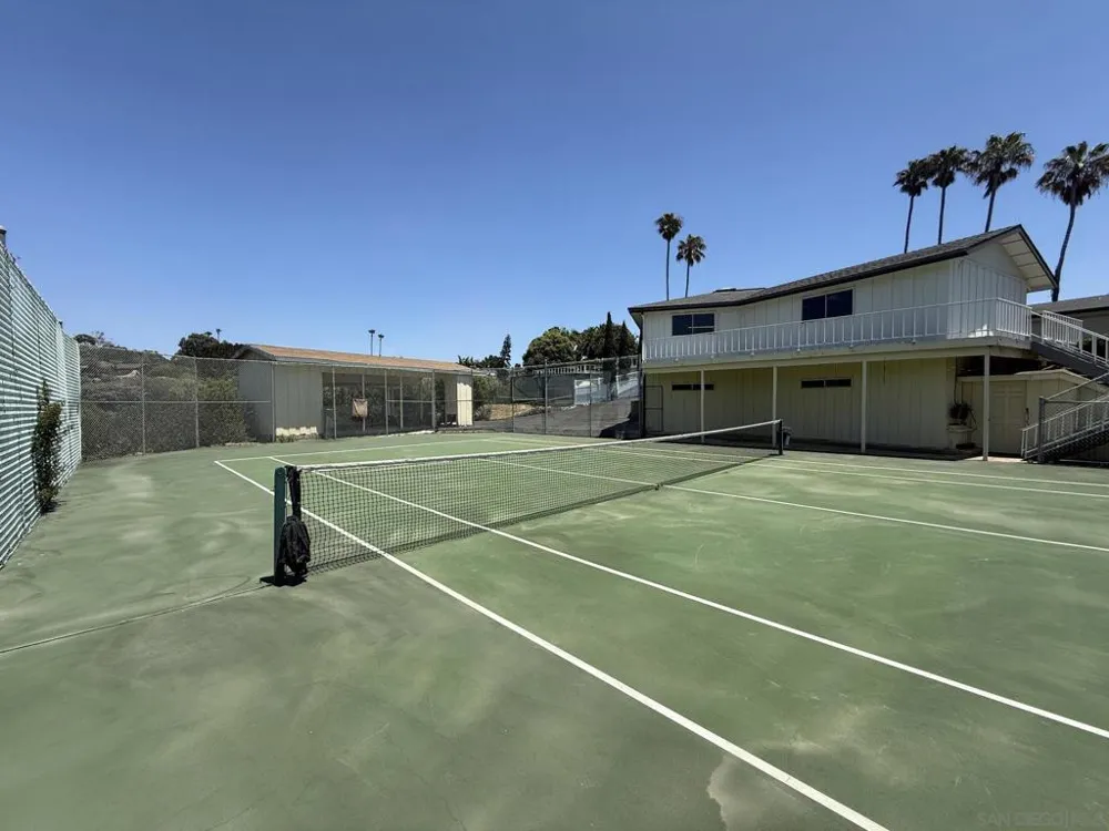 1616 Clemson Circle La Jolla, CA 92037