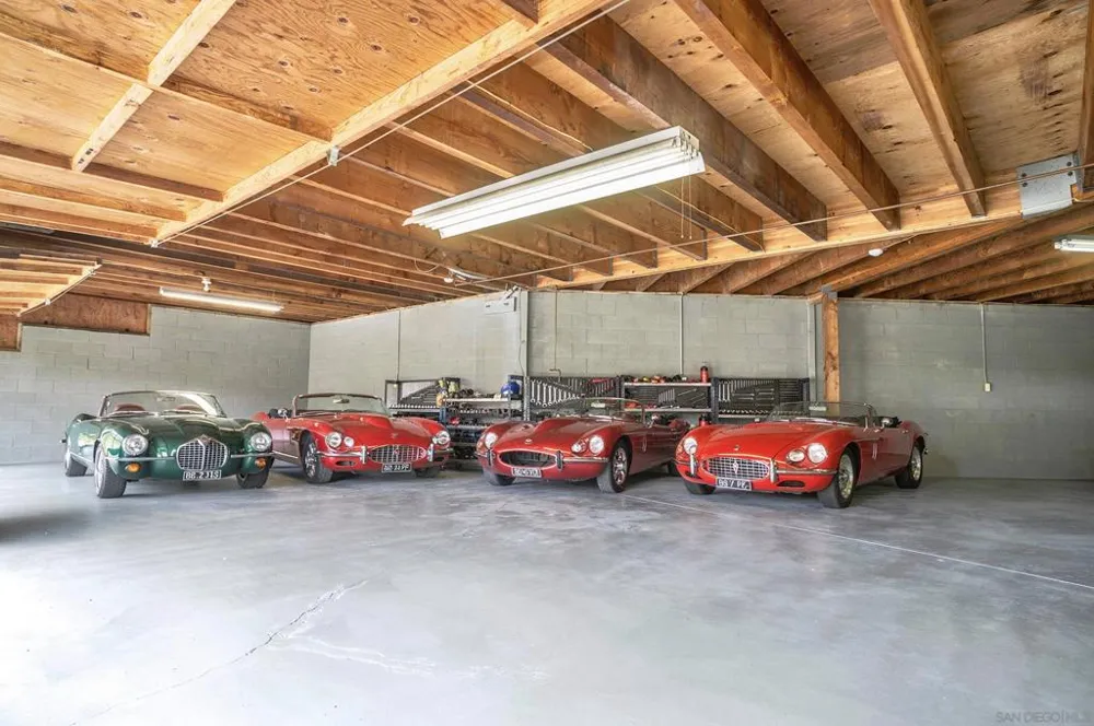 1616 Clemson Circle La Jolla, CA 92037
