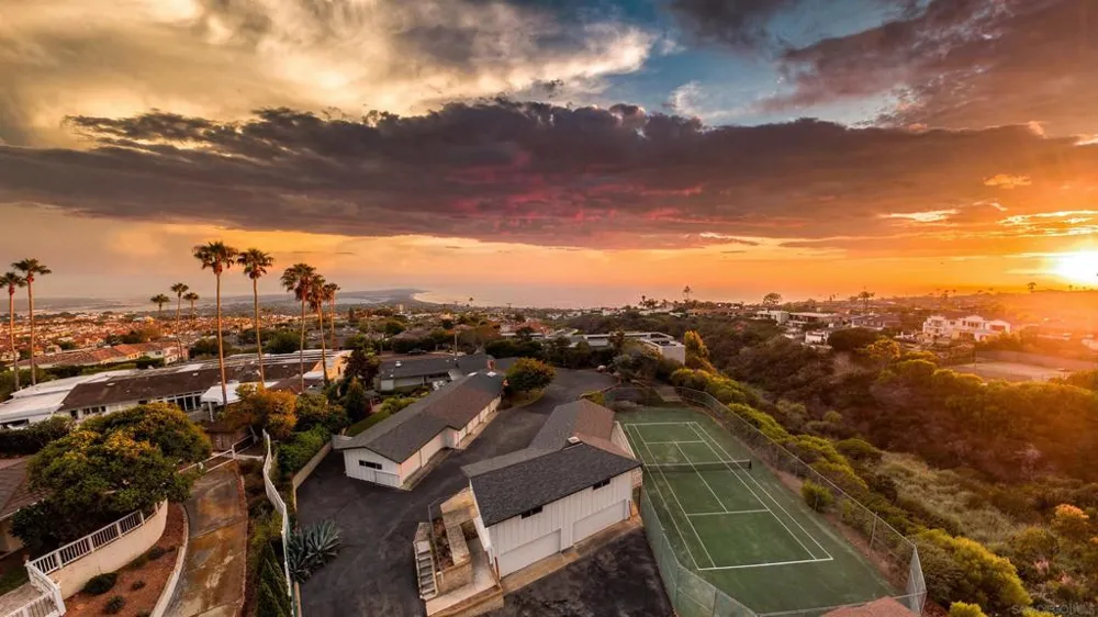 1616 Clemson Circle La Jolla, CA 92037
