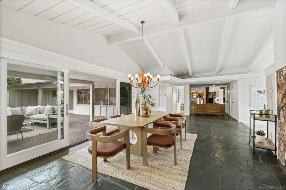 1616 Clemson Circle La Jolla, CA 92037