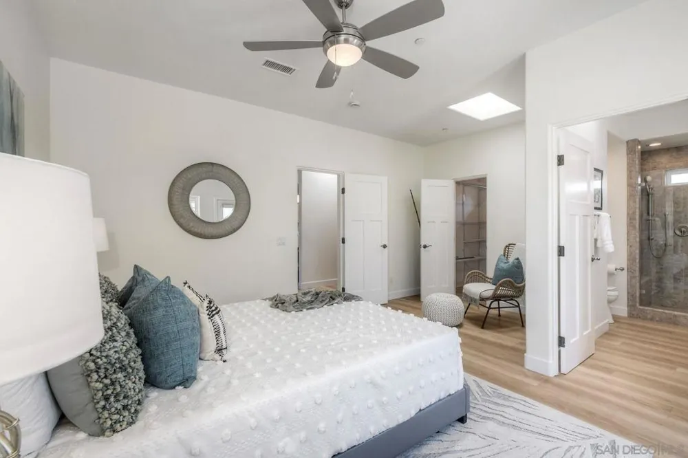 1027 Knowles Ave Carlsbad, CA 92008