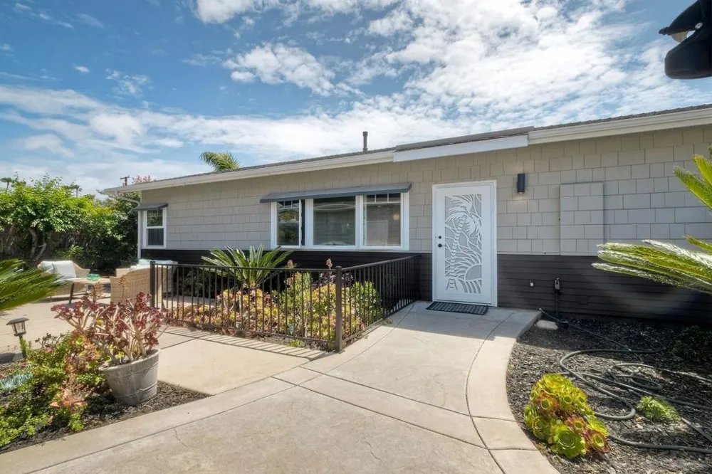 1027 Knowles Ave Carlsbad, CA 92008