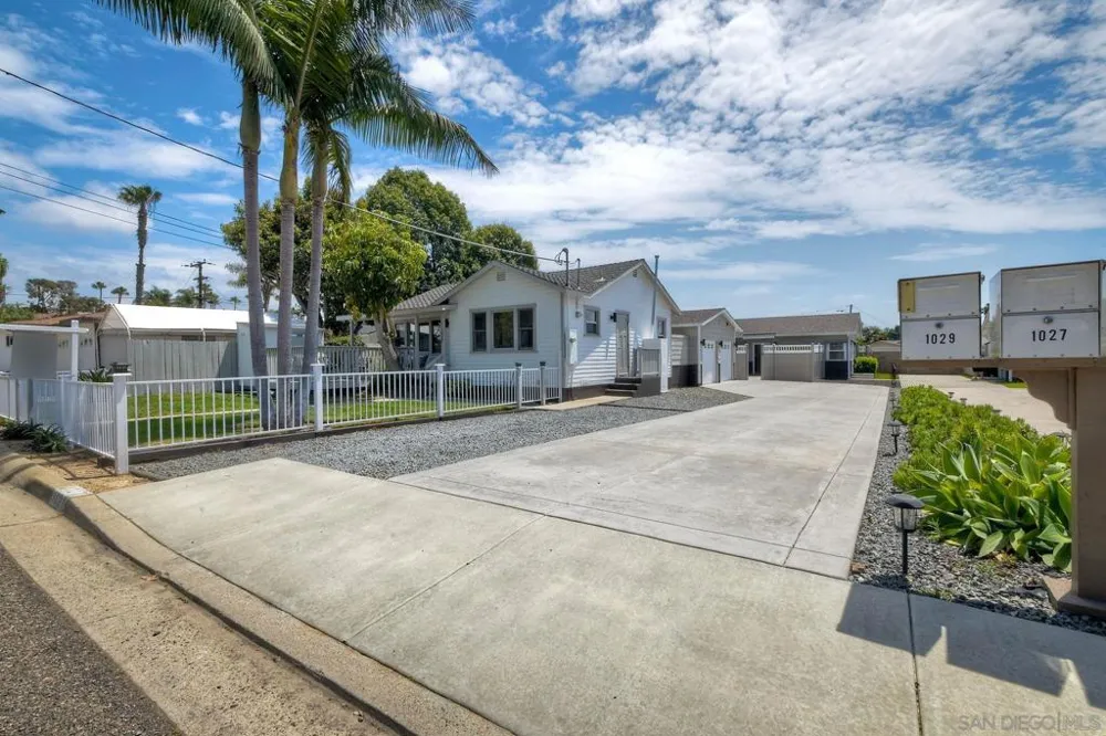 1027 Knowles Ave Carlsbad, CA 92008