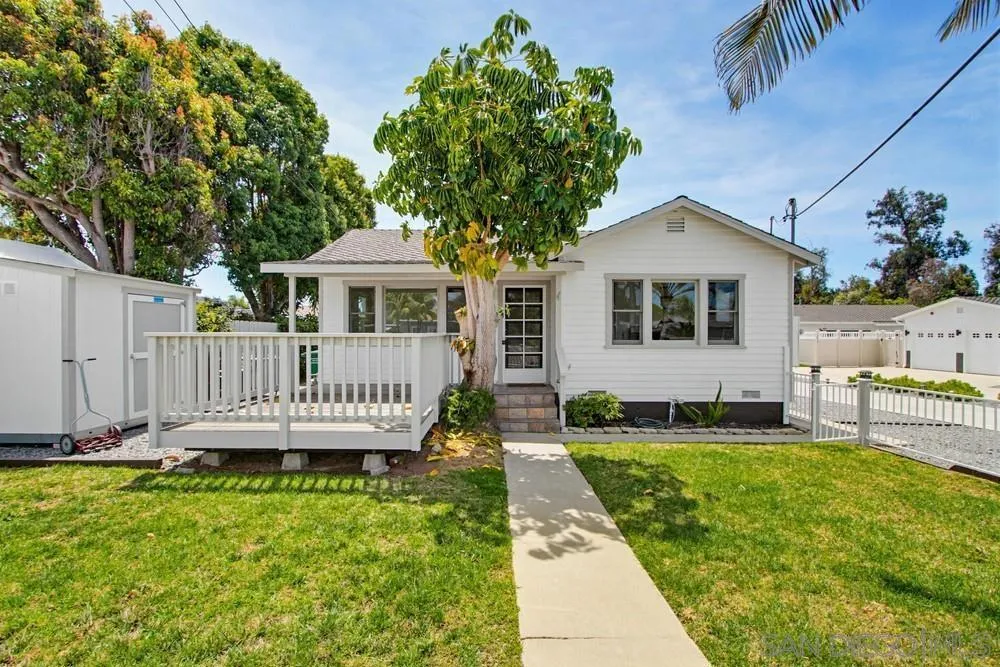 1027 Knowles Ave Carlsbad, CA 92008