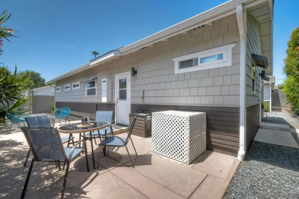 1027 Knowles Ave Carlsbad, CA 92008