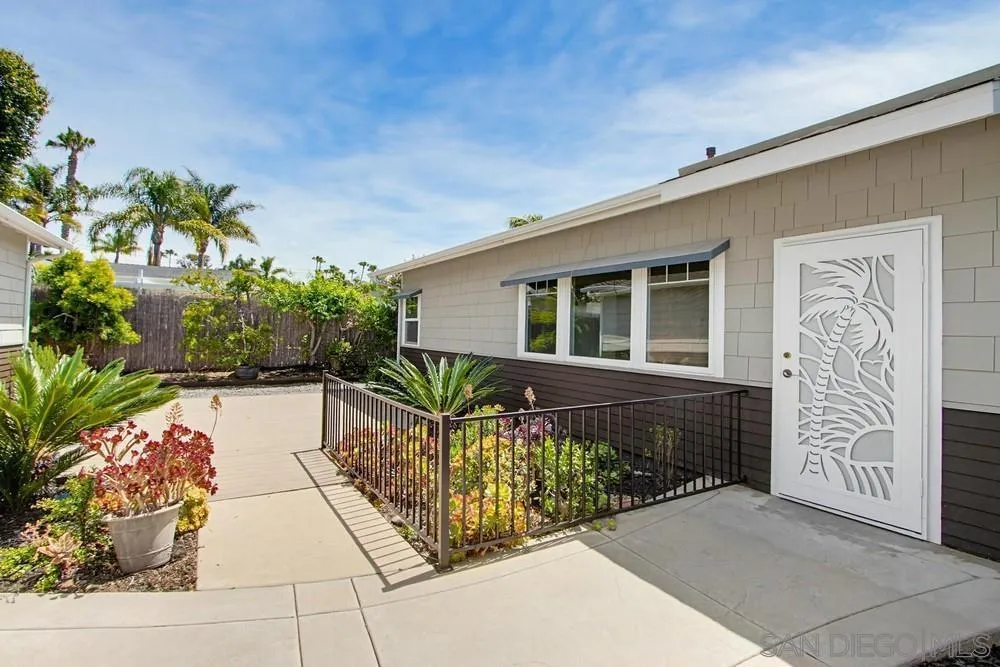 1027 Knowles Ave Carlsbad, CA 92008