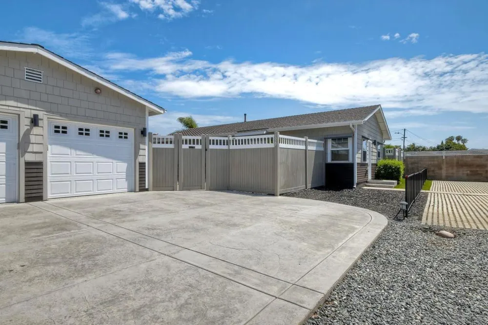 1027 Knowles Ave Carlsbad, CA 92008