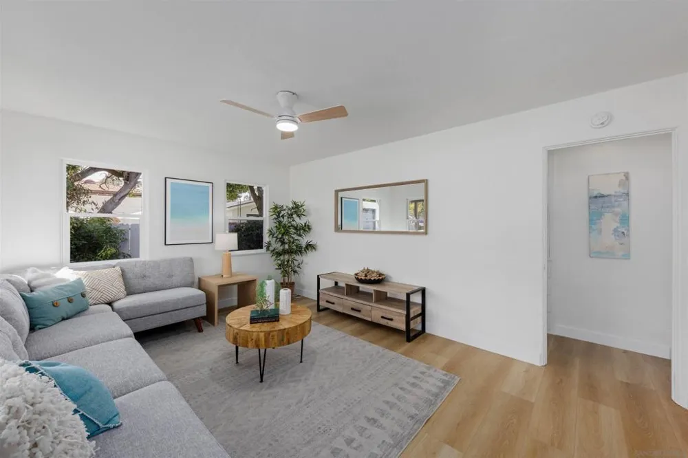 1027 Knowles Ave Carlsbad, CA 92008