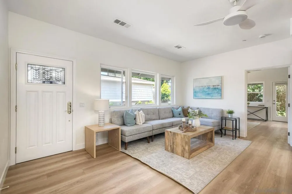 1027 Knowles Ave Carlsbad, CA 92008