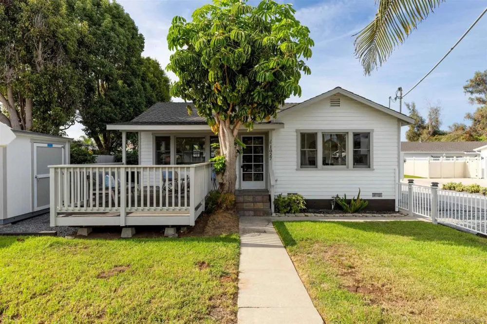 1027 Knowles Ave Carlsbad, CA 92008