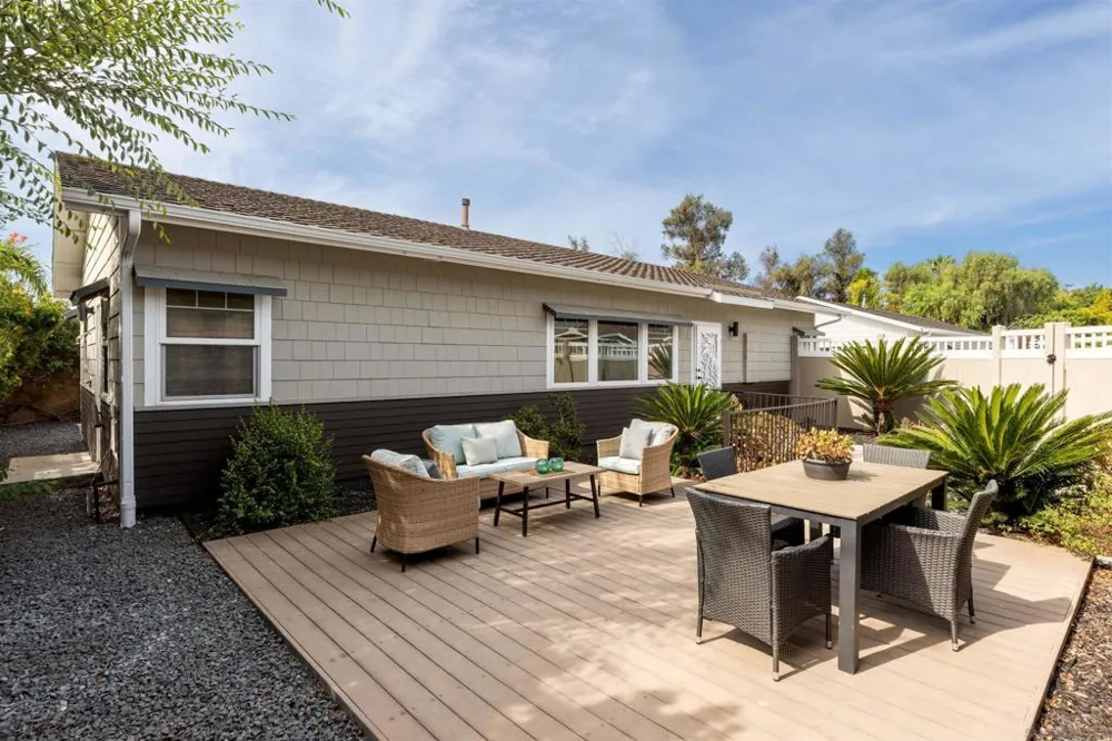 1027 Knowles Ave Carlsbad, CA 92008