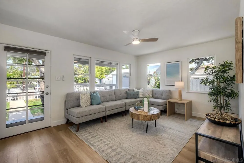1027 Knowles Ave Carlsbad, CA 92008