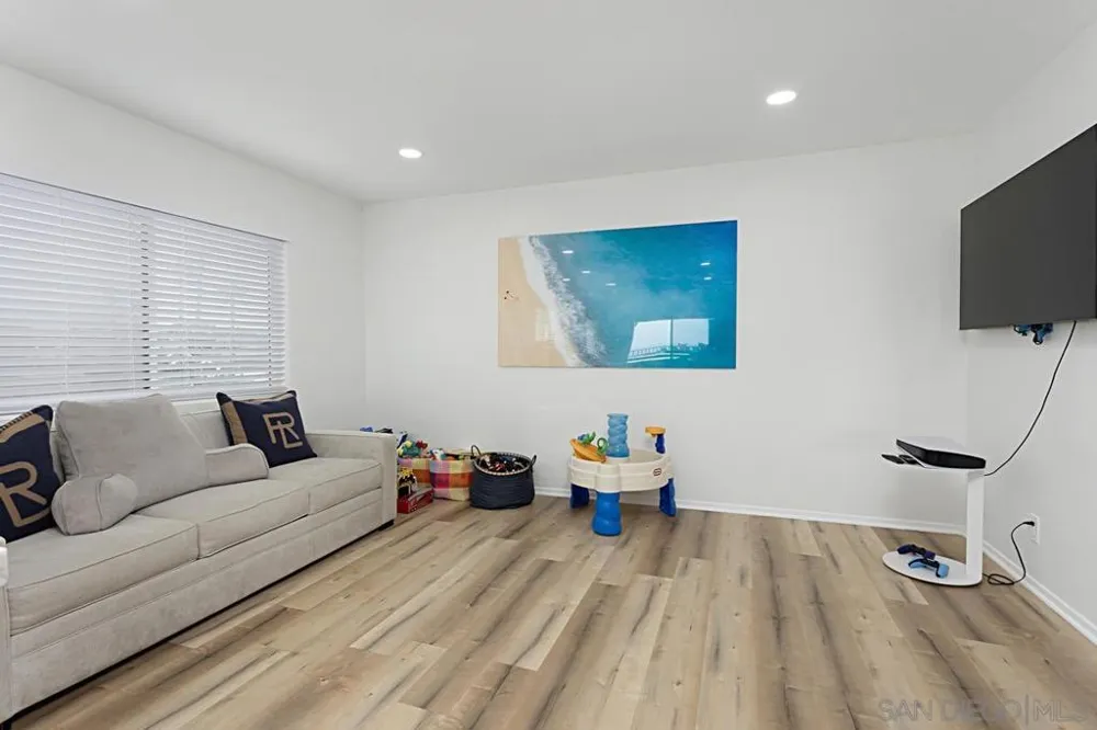 522 4TH STREET #A Encinitas, CA 92024