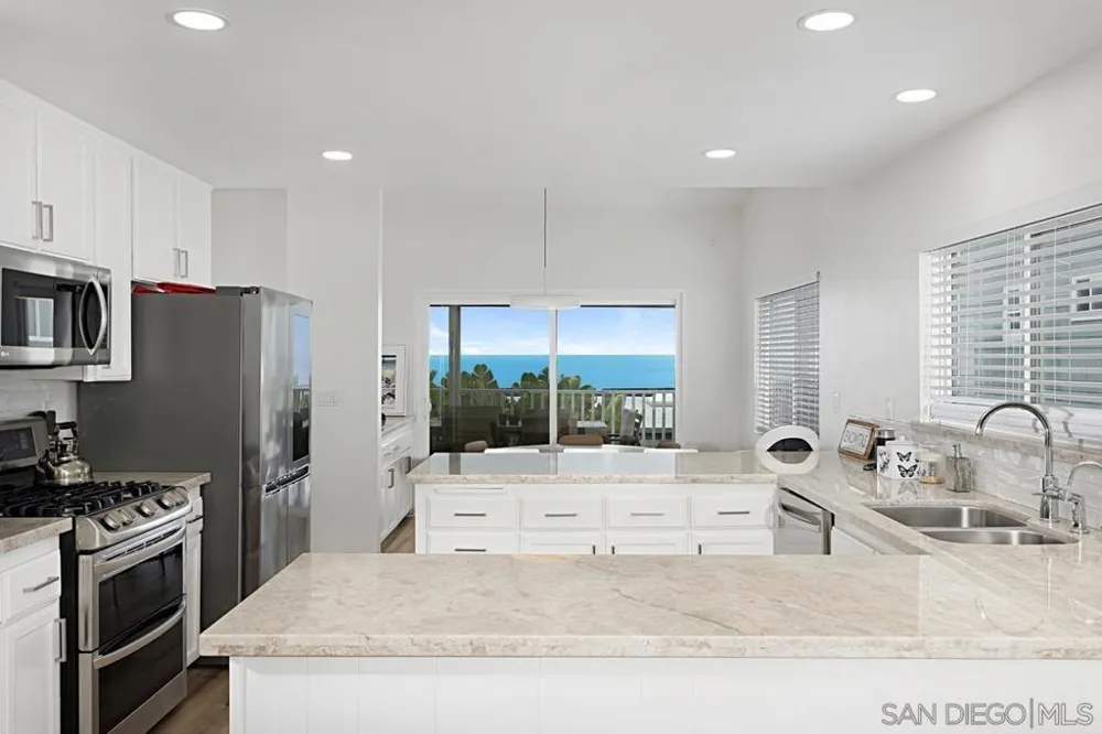 522 4TH STREET #A Encinitas, CA 92024