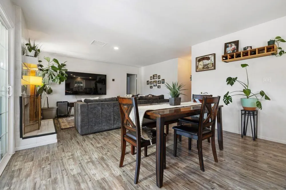 13922 Frame Road Poway, CA 92064