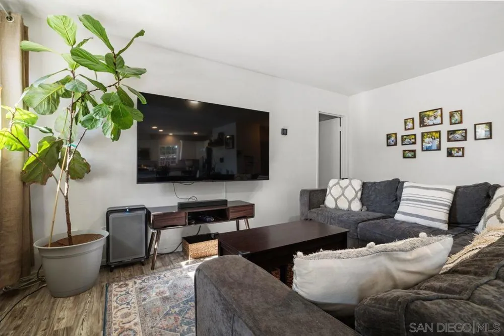 13922 Frame Road Poway, CA 92064