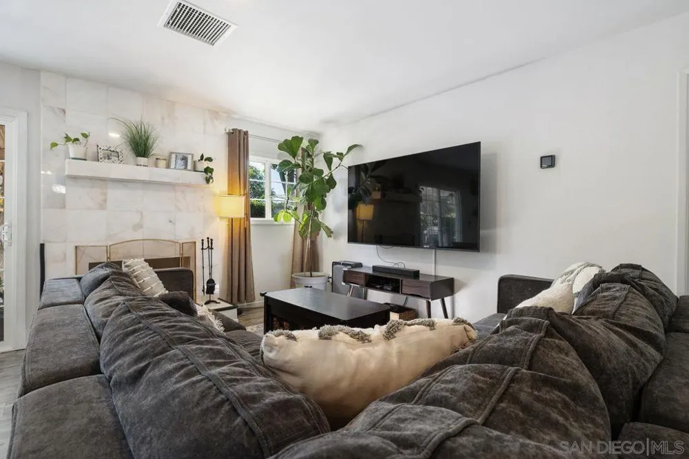 13922 Frame Road Poway, CA 92064