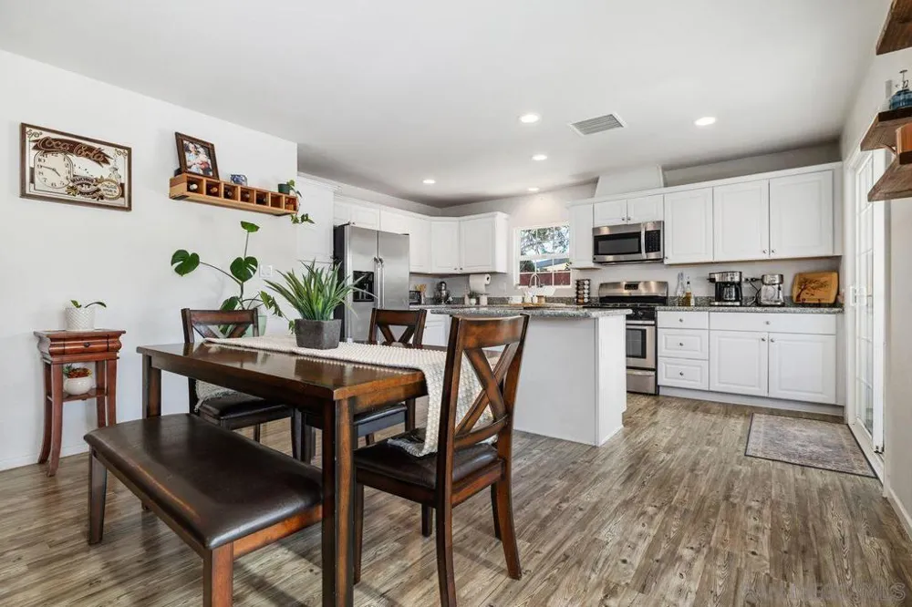 13922 Frame Road Poway, CA 92064