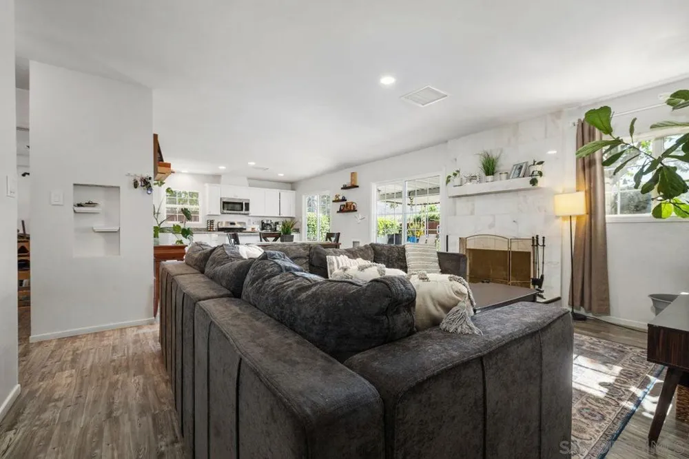 13922 Frame Road Poway, CA 92064