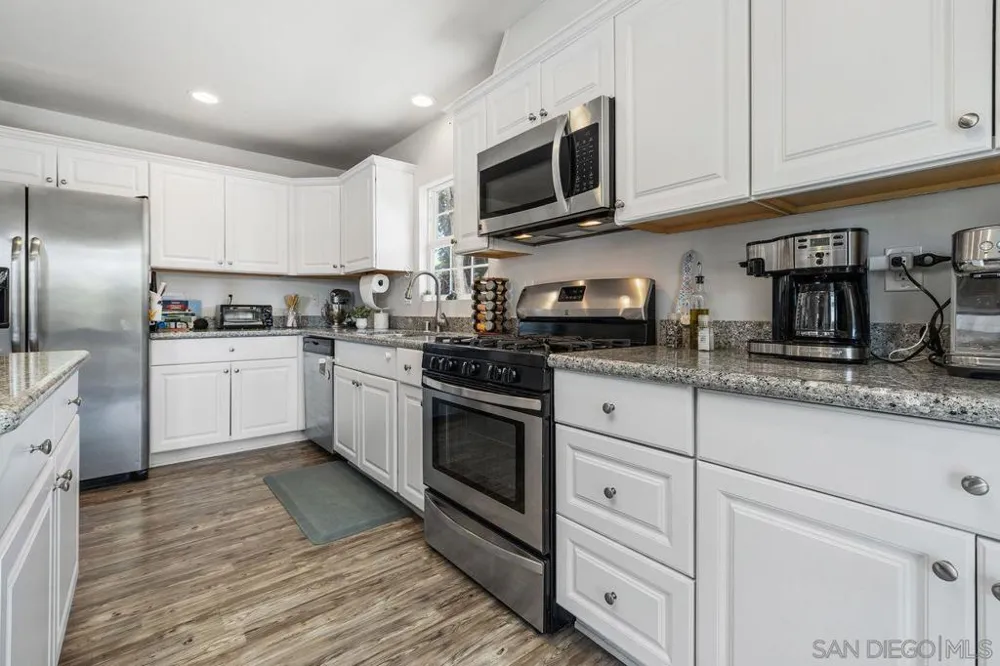 13922 Frame Road Poway, CA 92064