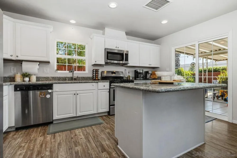 13922 Frame Road Poway, CA 92064