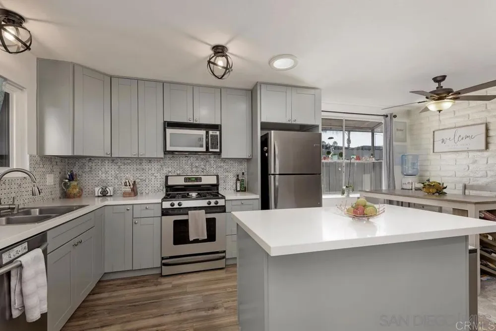 810 E Washington #A Escondido, CA 92025