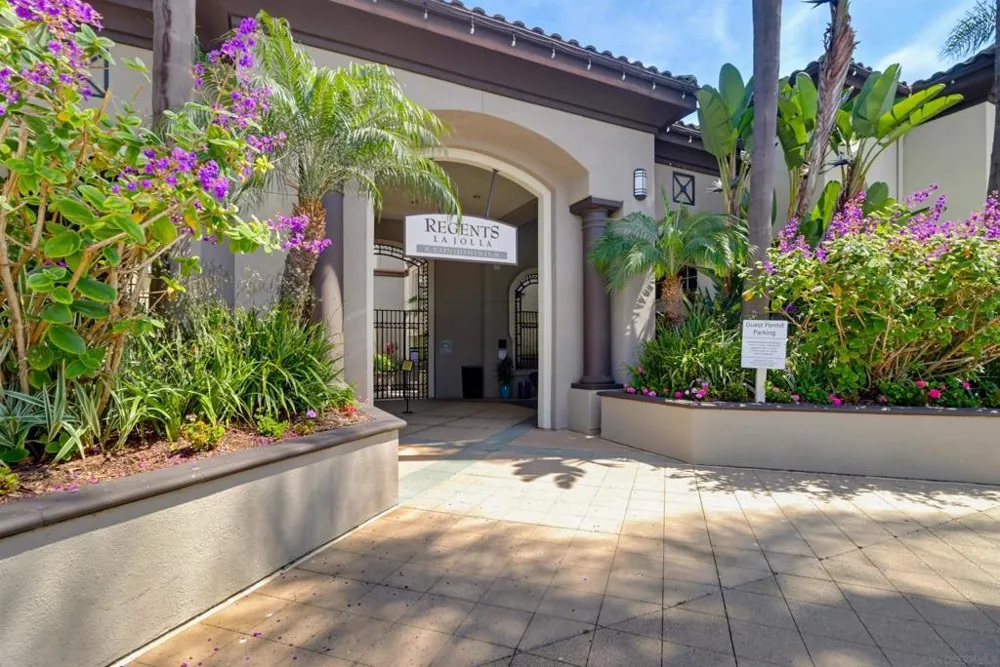 4175 Executive Dr #G205 La Jolla, CA 92037