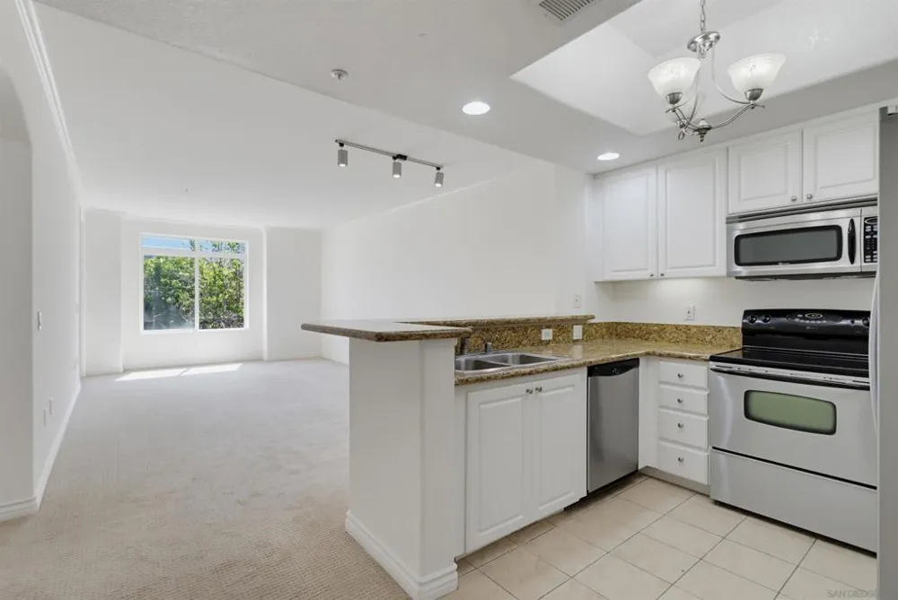4175 Executive Dr #G205 La Jolla, CA 92037