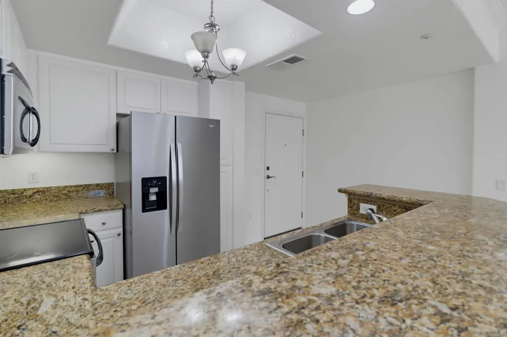 4175 Executive Dr #G205 La Jolla, CA 92037
