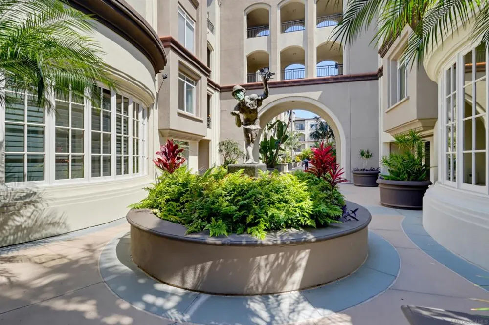 4175 Executive Dr #G205 La Jolla, CA 92037