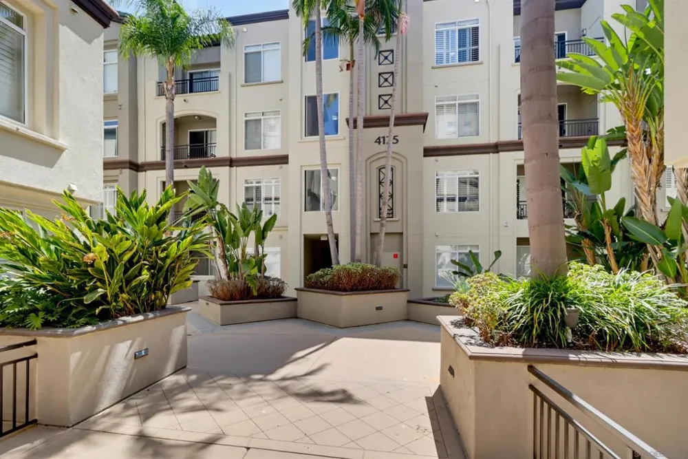 4175 Executive Dr #G205 La Jolla, CA 92037