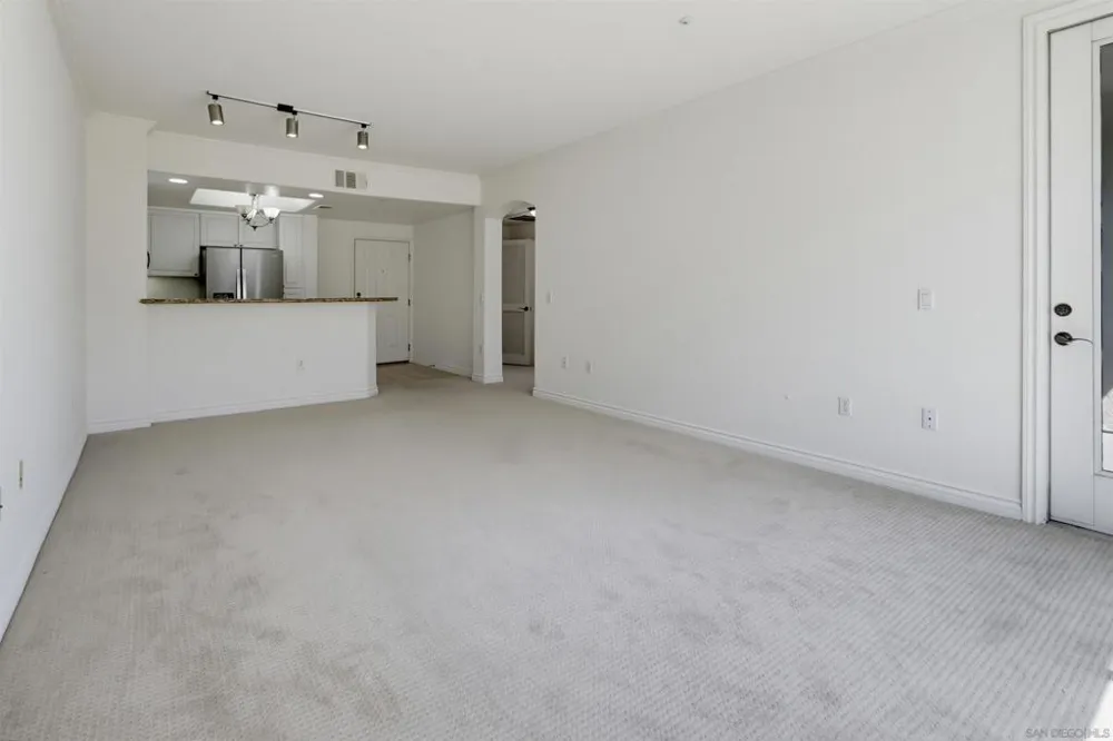 4175 Executive Dr #G205 La Jolla, CA 92037