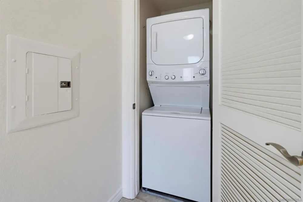 4175 Executive Dr #G205 La Jolla, CA 92037