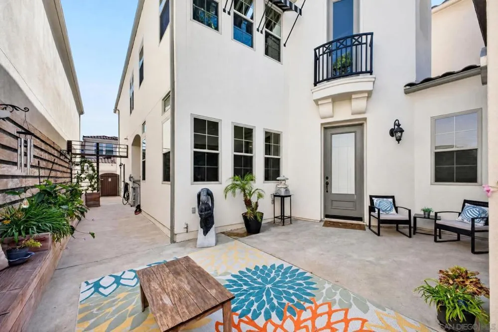 2985 Farragut Rd San Diego, CA 92106