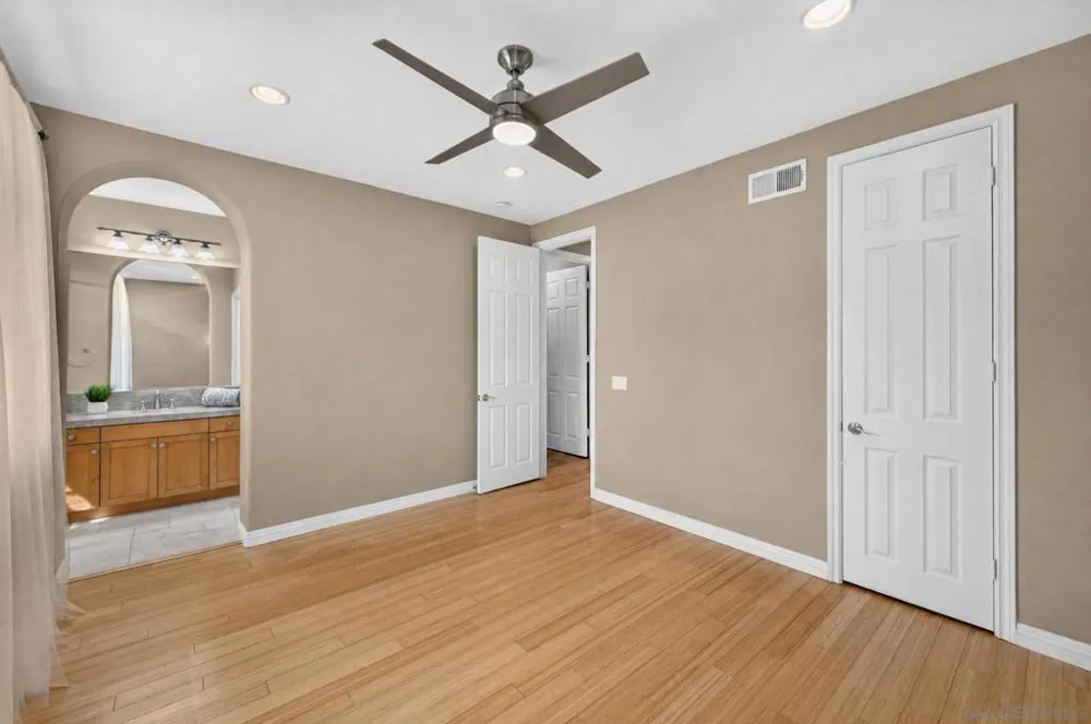 2985 Farragut Rd San Diego, CA 92106