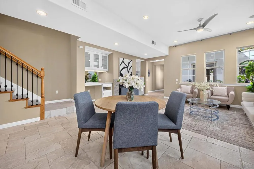 2985 Farragut Rd San Diego, CA 92106