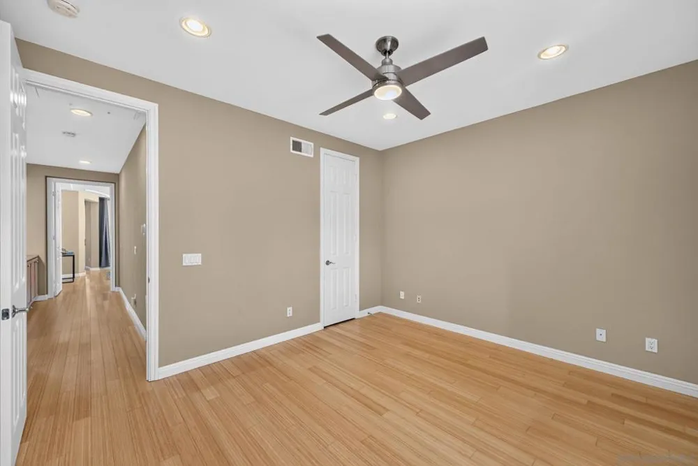 2985 Farragut Rd San Diego, CA 92106