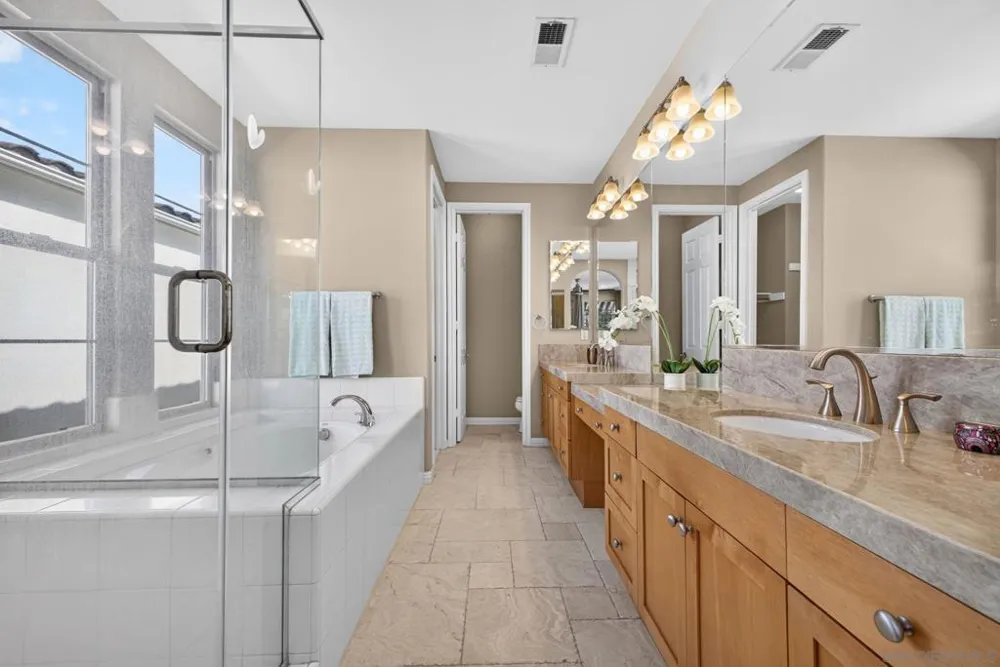 2985 Farragut Rd San Diego, CA 92106