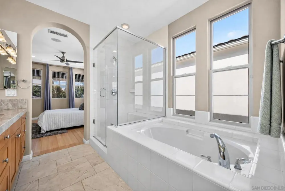 2985 Farragut Rd San Diego, CA 92106