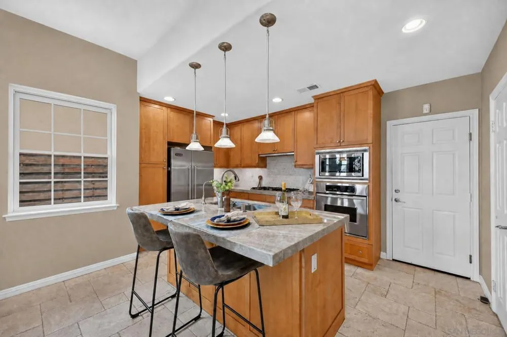 2985 Farragut Rd San Diego, CA 92106