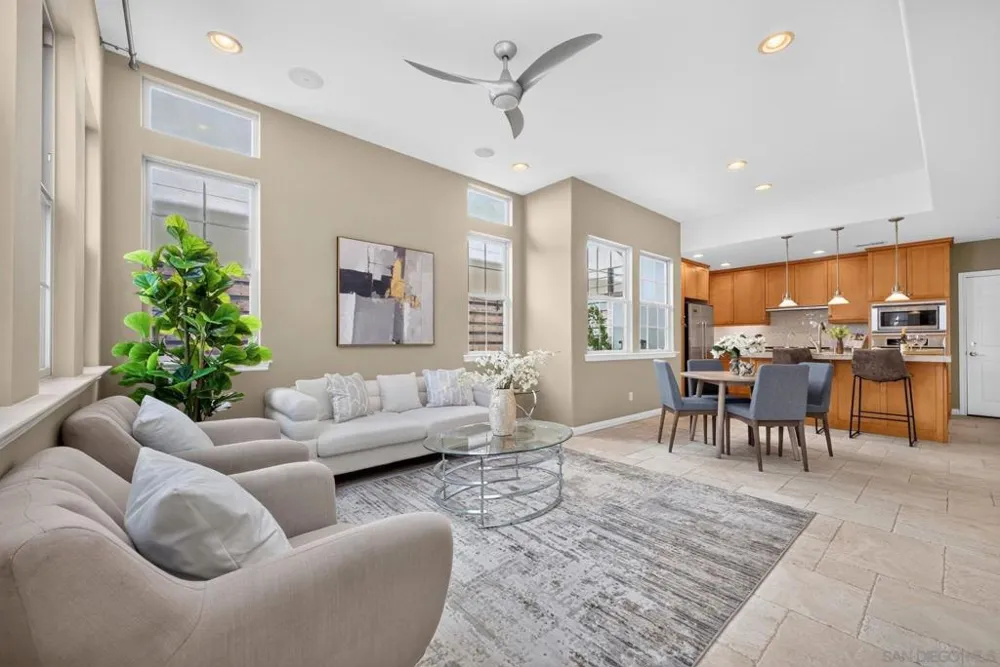 2985 Farragut Rd San Diego, CA 92106